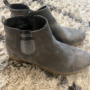 GIRLS BOOTS GRAY SIZE 5